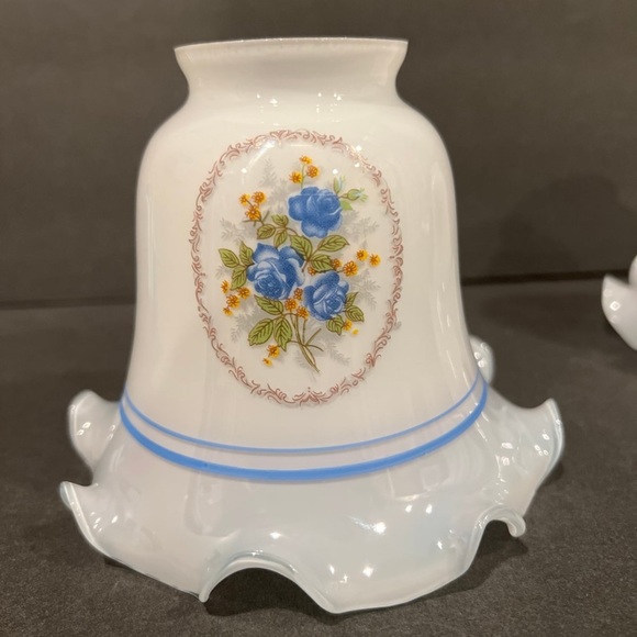 Pair Vintage Milk White Blue Floral Frosted Glass Light Lamp Shade Bell Ruffled - Picture 3 of 11